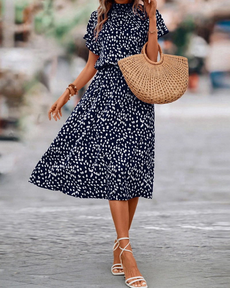 Beautiful Summer Midi Dress, perfect for warm weather with a flattering fit and breathable fabric ideal for casual and semi-formal occasions.






