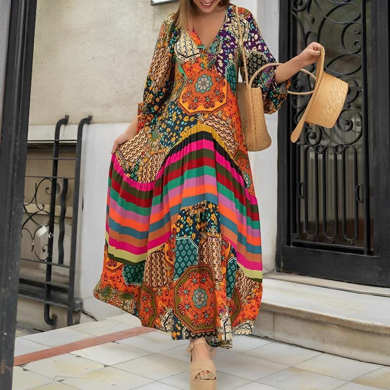 Bohemian elegant dress for women, ideal for summer days, featuring a flowy design with lightweight, breathable fabric.






