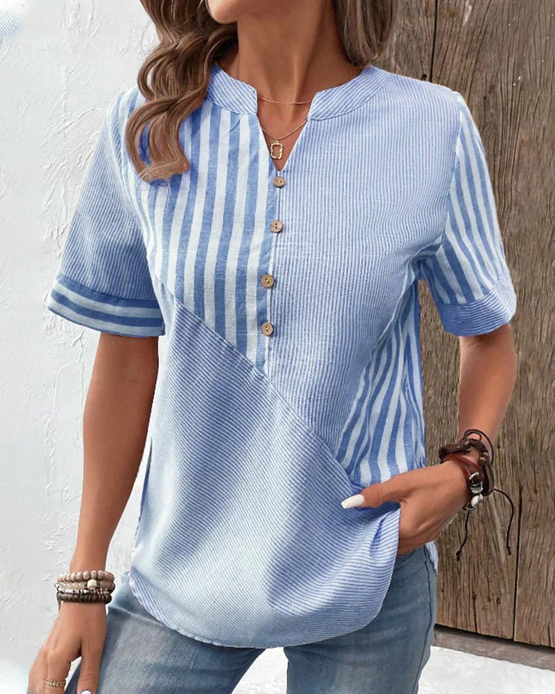 Casual blouse for women, perfect for relaxed and comfortable summer wear.






