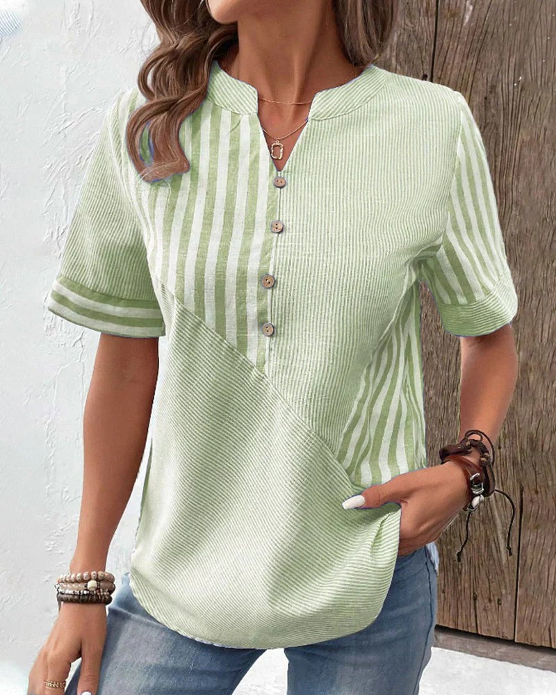 Casual blouse for women, perfect for relaxed and comfortable summer wear.






