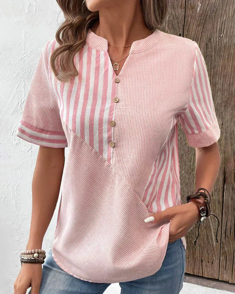 Casual blouse for women, perfect for relaxed and comfortable summer wear.






