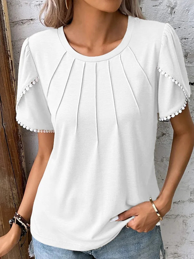 A casual and comfy women's blouse, lightweight and versatile, ideal for summer days and everyday wear.






