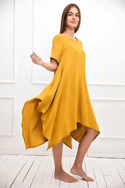 Casual linen dress for summer, made from breathable fabric, ideal for staying cool and stylish on hot days.






