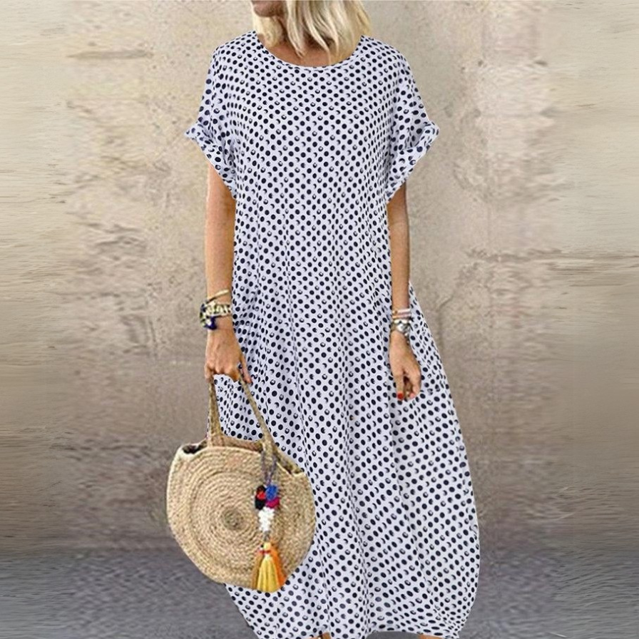 Chic breathable maxi dress for summer with a flowing design, lightweight fabric, and versatile style, ideal for warm days.