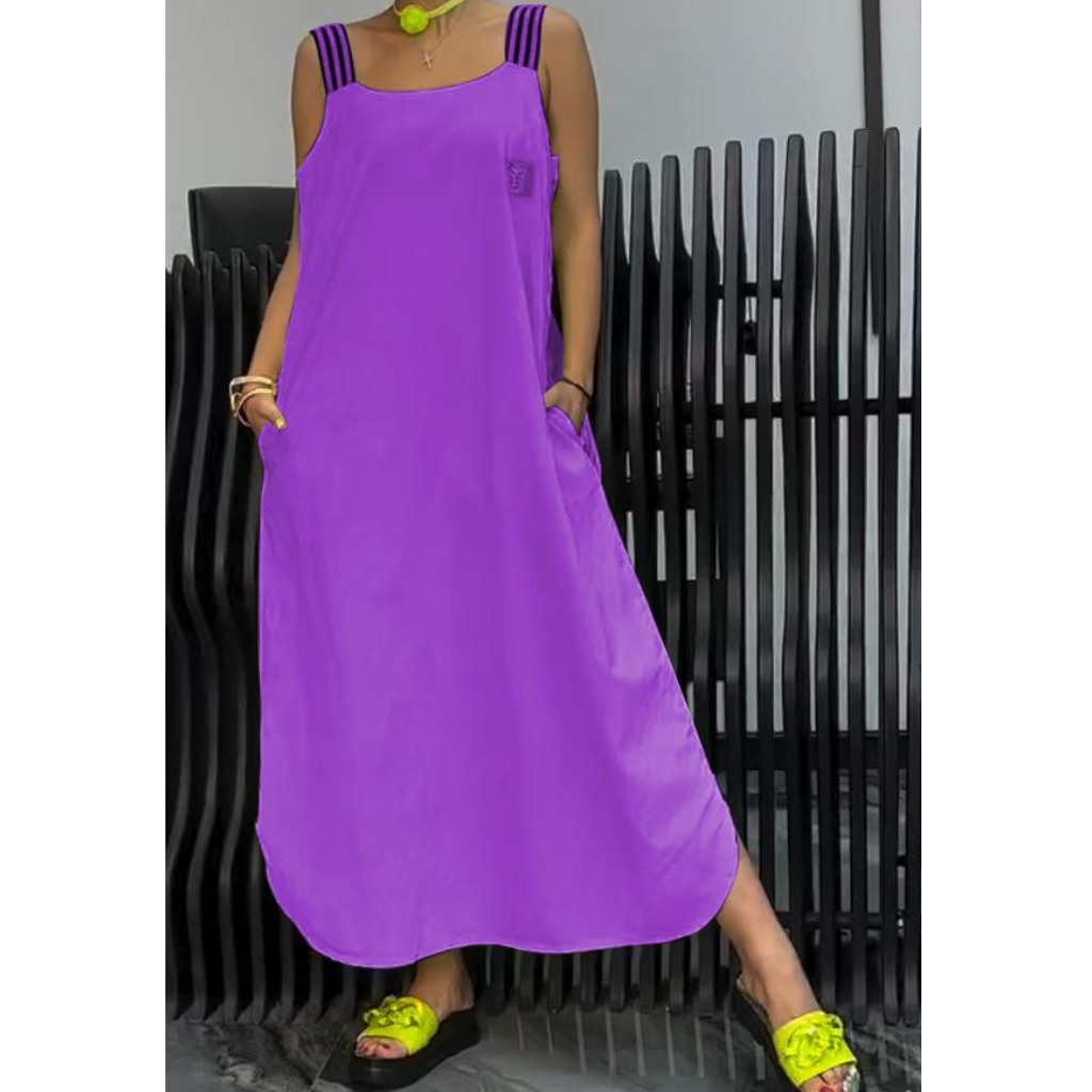 Comfortable ladies maxi dress perfect for summer, featuring a flowy design and lightweight fabric ideal for warm days.