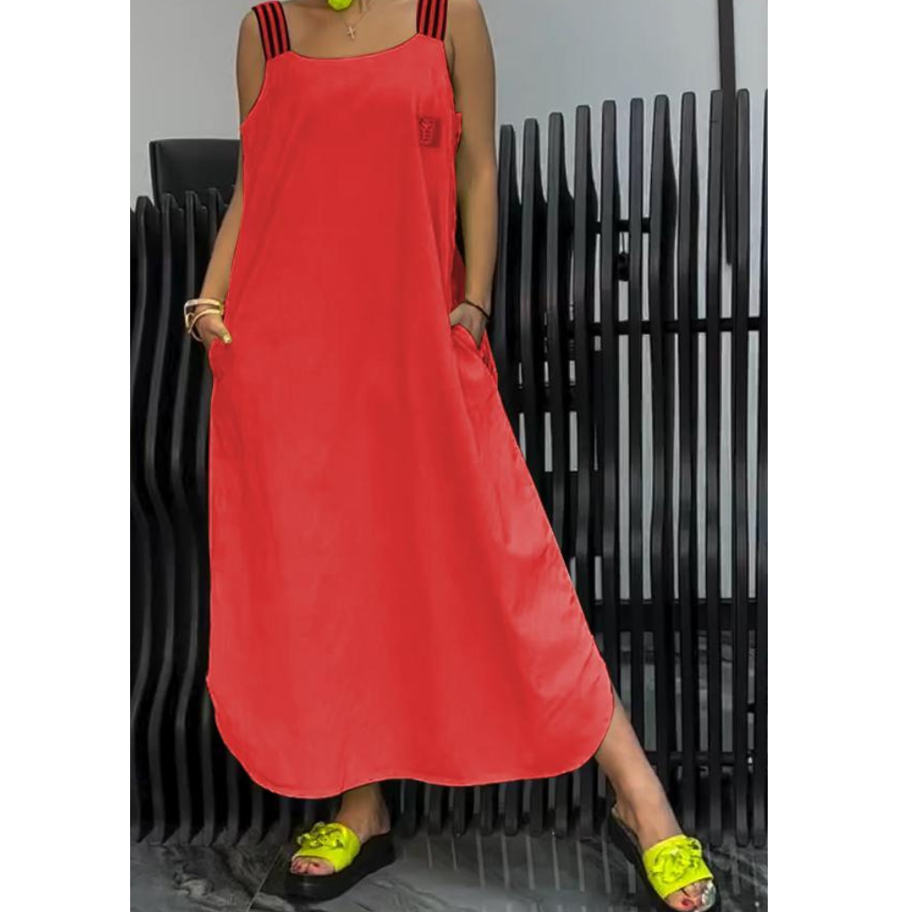 Comfortable ladies maxi dress perfect for summer, featuring a flowy design and lightweight fabric ideal for warm days.