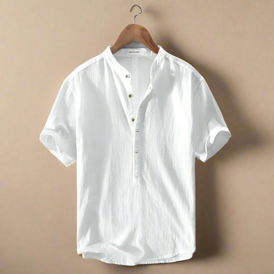 Comfortable shirt for men made from breathable, lightweight fabric, ideal for summer days and casual wear.






