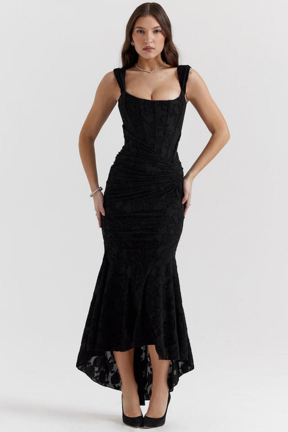 Elegant corset cocktail dress for women, ideal for summer events and designed to enhance your silhouette.