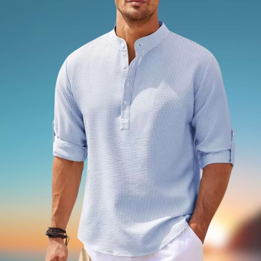 Men's casual elegant shirt with breathable fabric and versatile design, ideal for summer days and semi-formal occasions.






