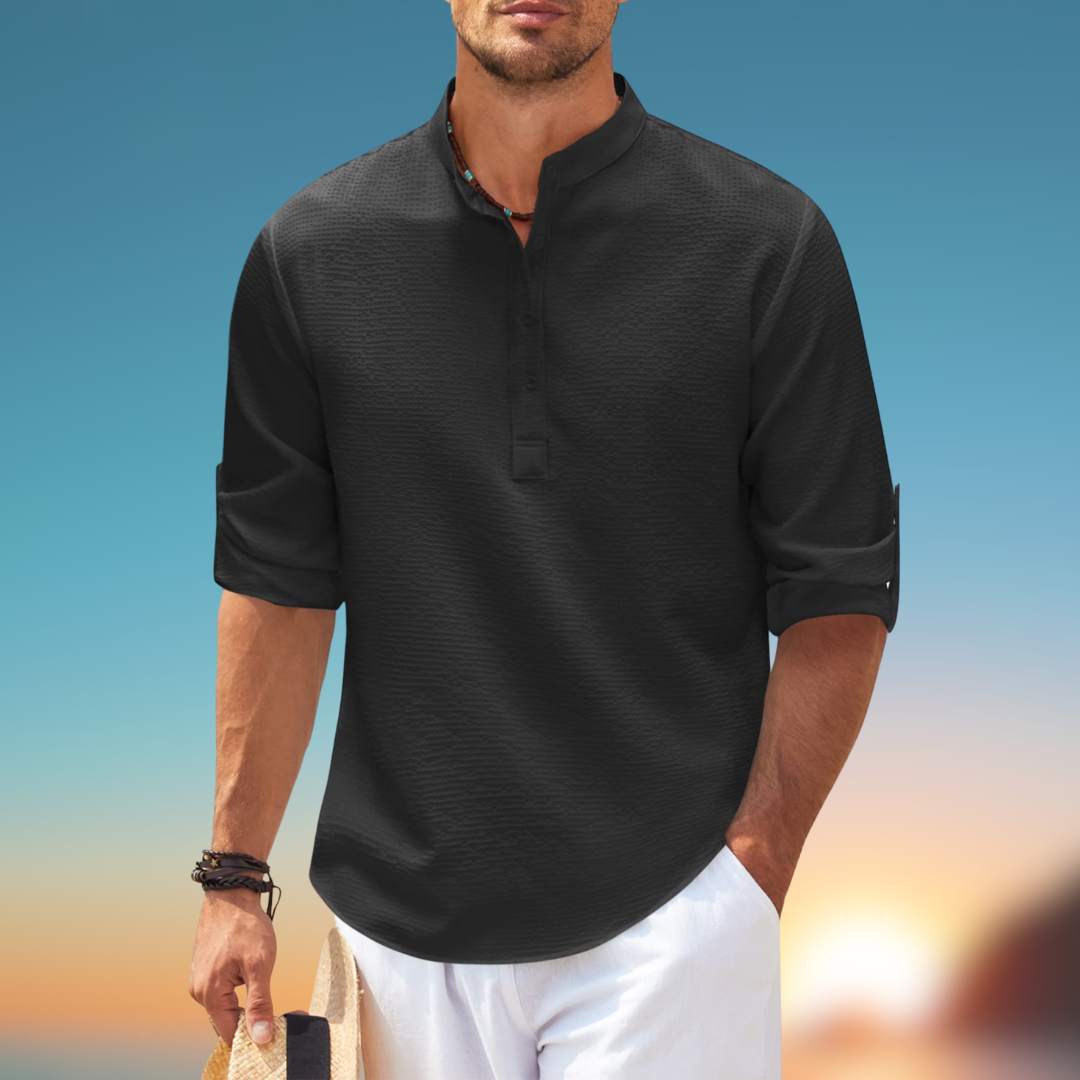 Men's casual elegant shirt with breathable fabric and versatile design, ideal for summer days and semi-formal occasions.






