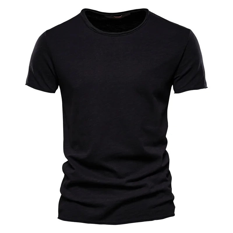 Men's casual summer t-shirt, lightweight and breathable, perfect for warm days and relaxed style.






