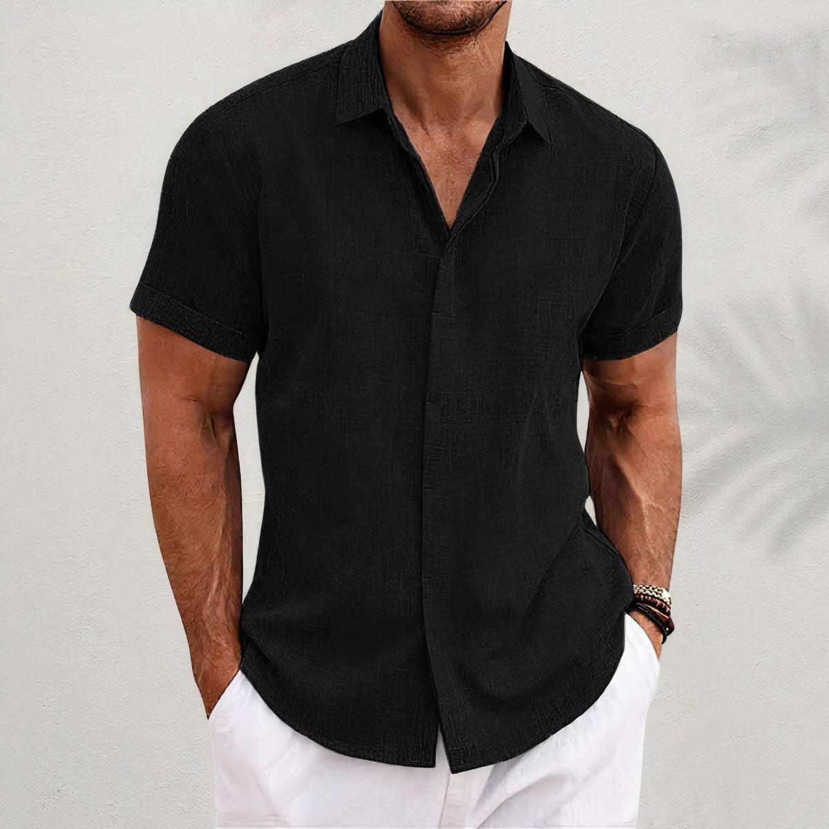 Men's comfy short sleeve shirt with a relaxed fit, ideal for summer days and casual outings.






