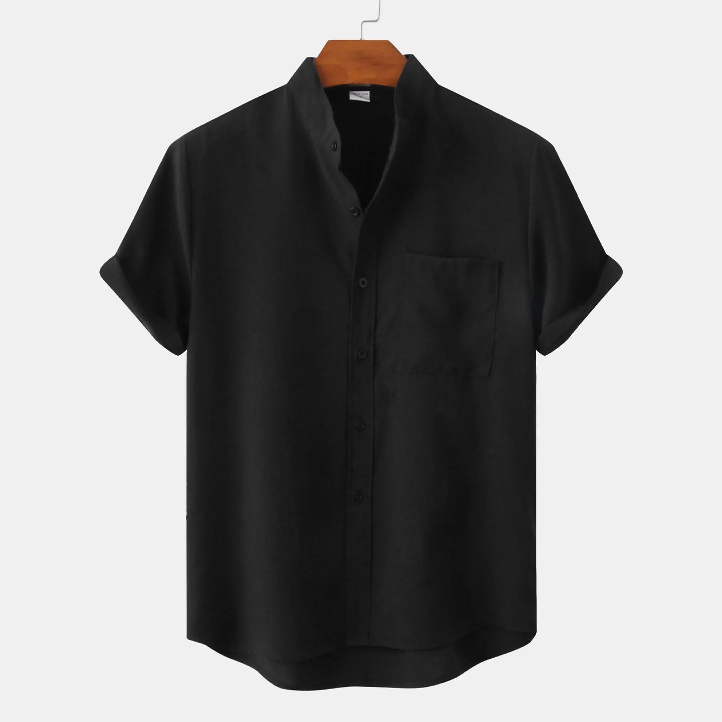  Men's linen shirt for summer, featuring lightweight and breathable fabric, perfect for warm days, with a timeless design suitable for various occasions.