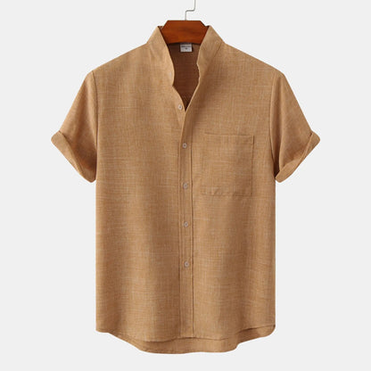  Men's linen shirt for summer, featuring lightweight and breathable fabric, perfect for warm days, with a timeless design suitable for various occasions.