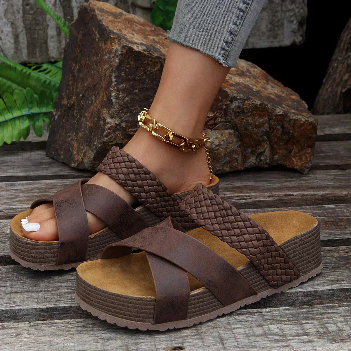 Orthopedic trendy sandals with arch support, adjustable straps, and a non-slip sole, ideal for comfortable and stylish summer wear.






