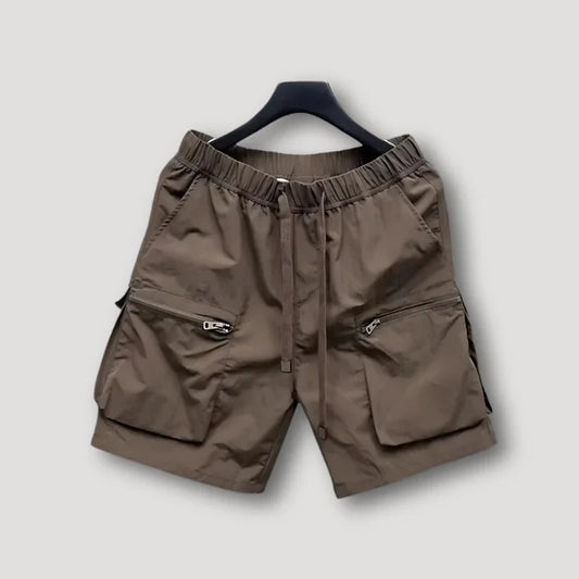 Comfortable men's beach cargo shorts with multiple pockets, designed for summer outdoor activities.






