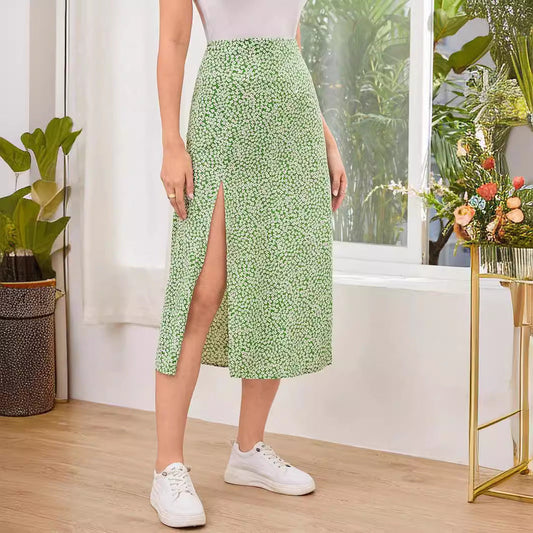  Stylish floral summer skirt with a flowy silhouette, breathable fabric, and lightweight design, perfect for summer days.