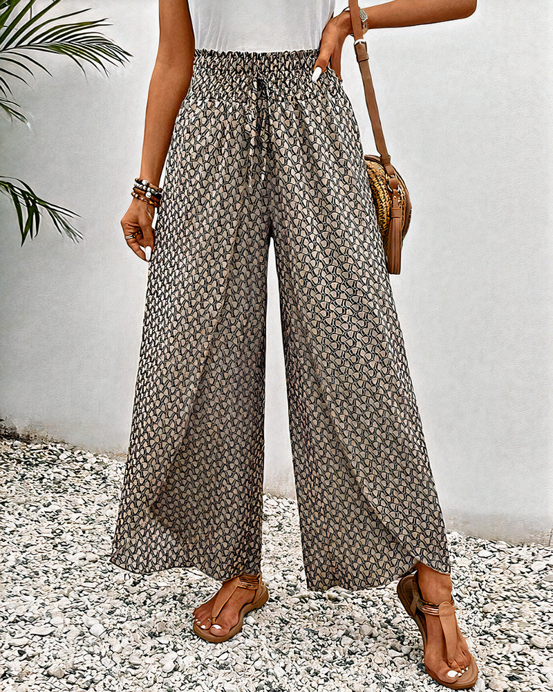 Stylish wide-leg summer trousers for women, offering comfort, breathability, and a flattering fit for warm weather.