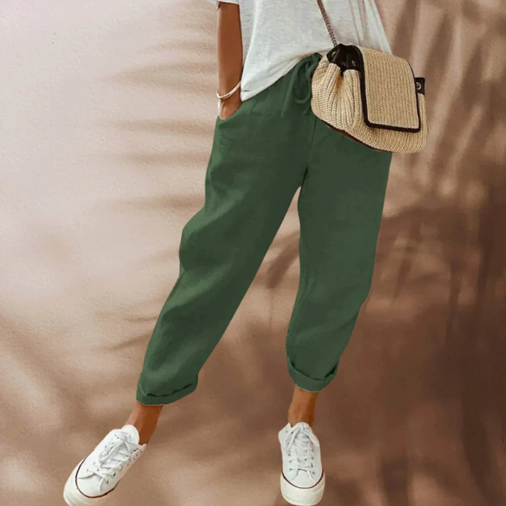 Trendy linen pants for women with breathable fabric and relaxed fit, ideal for summer days and versatile casual or vacation wear.






