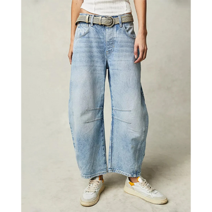 Wide Leg Women's Comfort Jeans with breathable fabric and high-rise waist, ideal for summer days and versatile styling.






