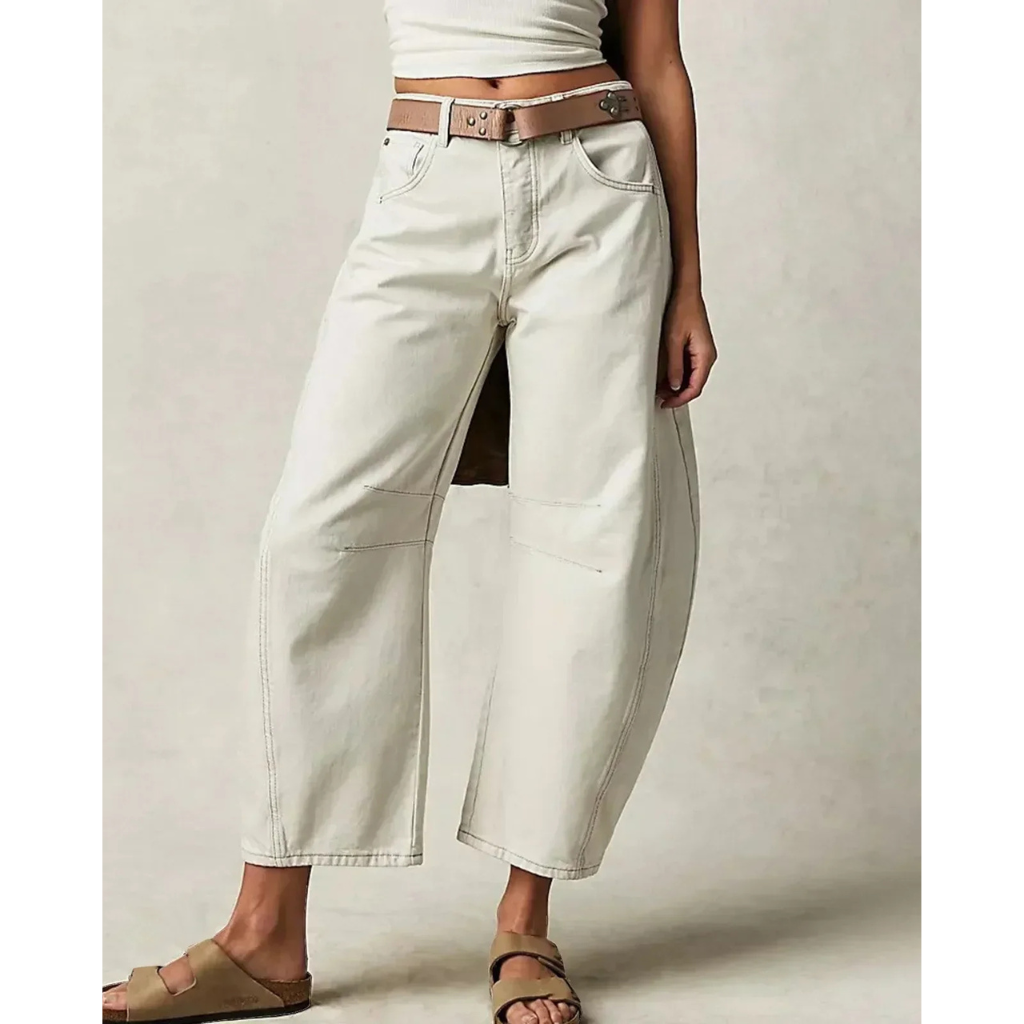 Wide Leg Women's Comfort Jeans with breathable fabric and high-rise waist, ideal for summer days and versatile styling.






