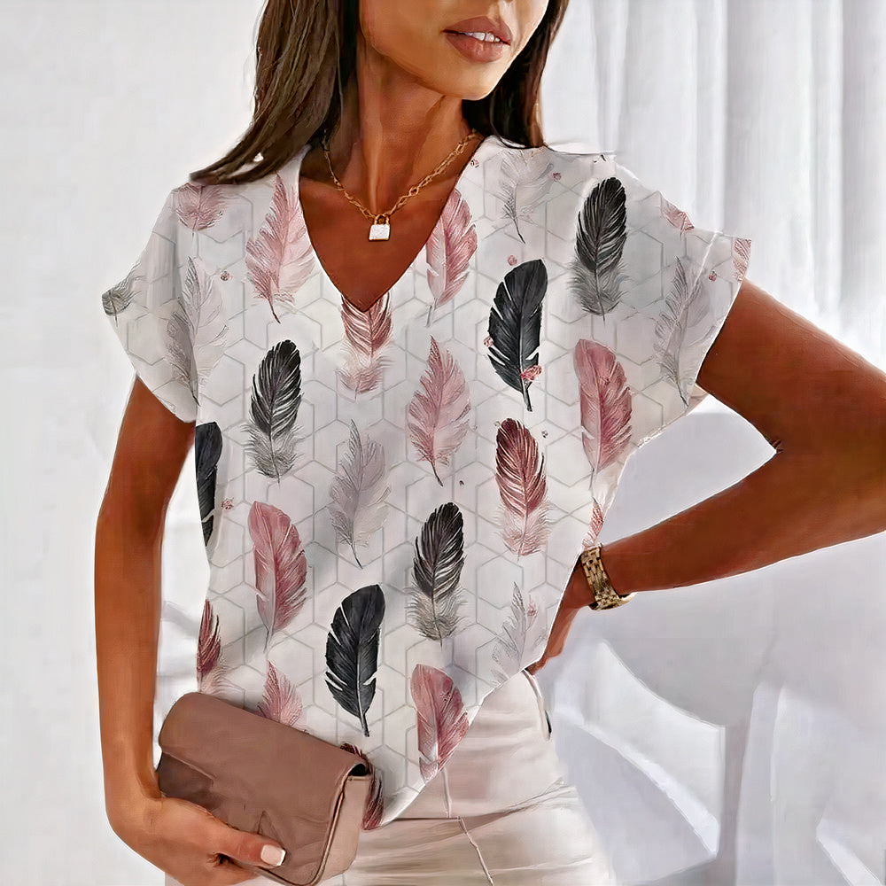 Women's breezy blouse for summer with breathable fabric and a relaxed fit, perfect for staying cool and stylish on warm days.






