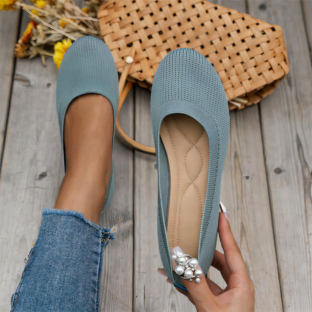 Women's casual simple sandals with a lightweight design, non-slip sole, and breathable materials, perfect for summer days.