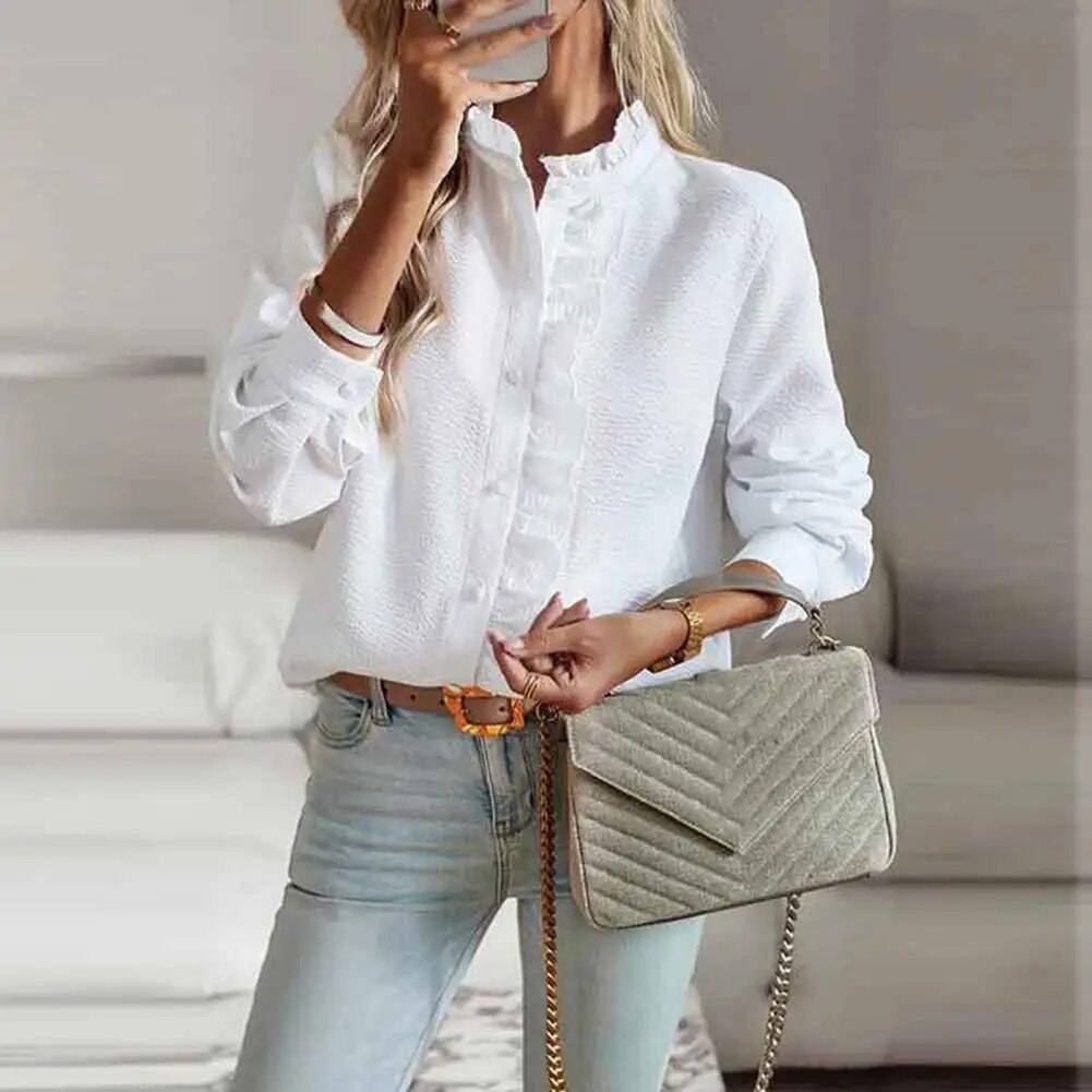 Women’s classic business blouse with a timeless design, perfect for professional and summer wear.






