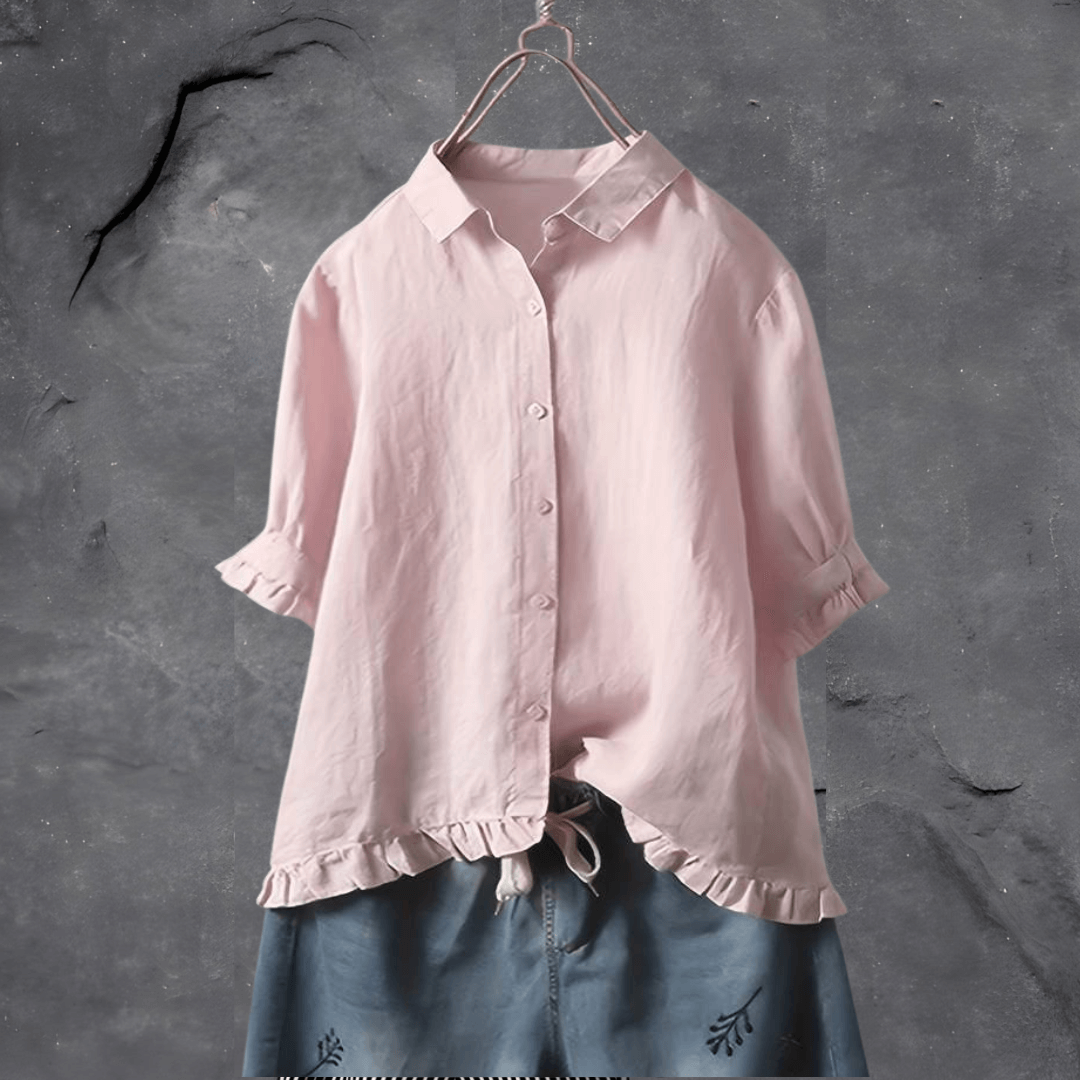 Women's elegant comfy shirt with a breathable fabric and timeless design, perfect for comfort and style on summer days.