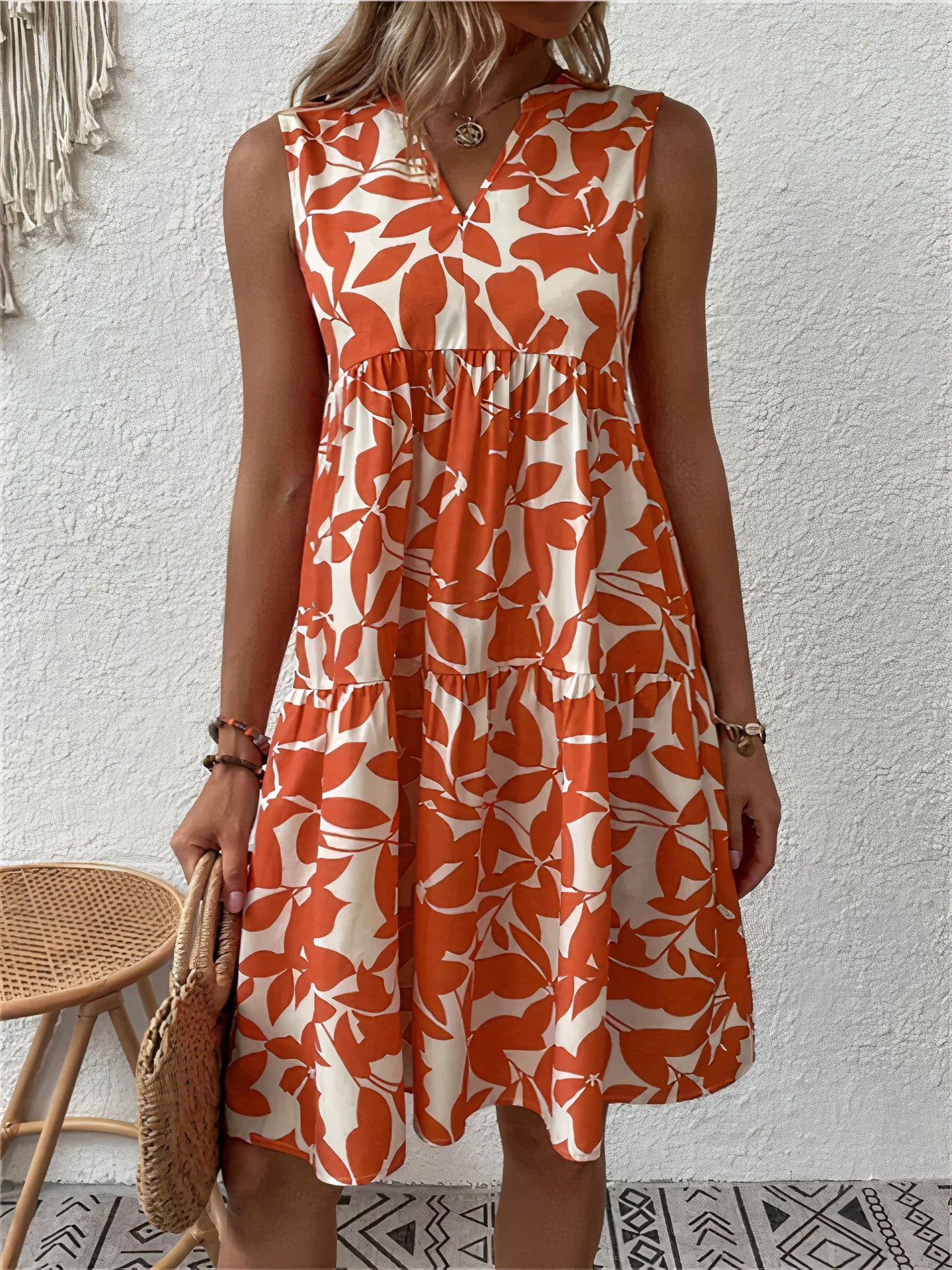 Elegant summer dress for women, perfect for warm weather and stylish occasions.