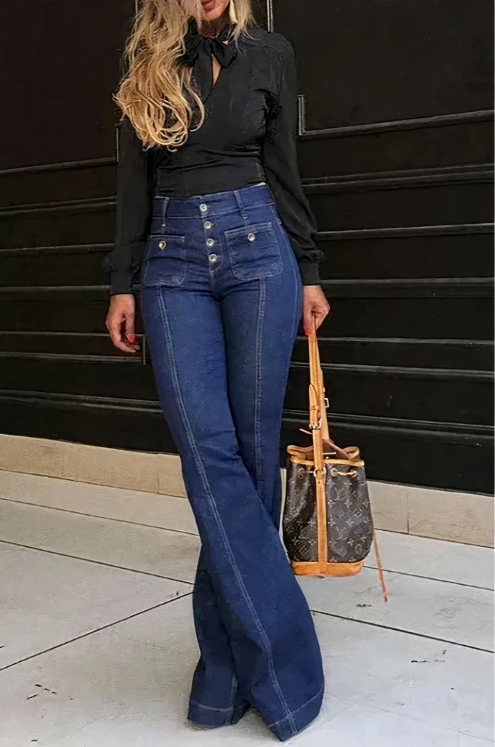  Women's stylish high waist denim jeans with a flattering fit, perfect for summer days and versatile wear.