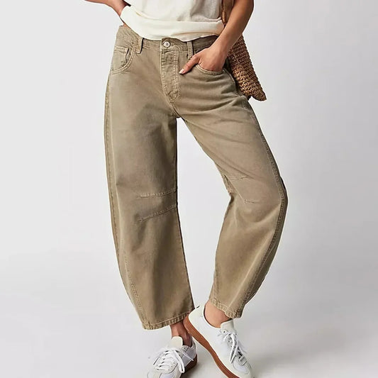 Women's trendy wide-leg ankle jeans with a relaxed fit, perfect for summer days and versatile styling options.