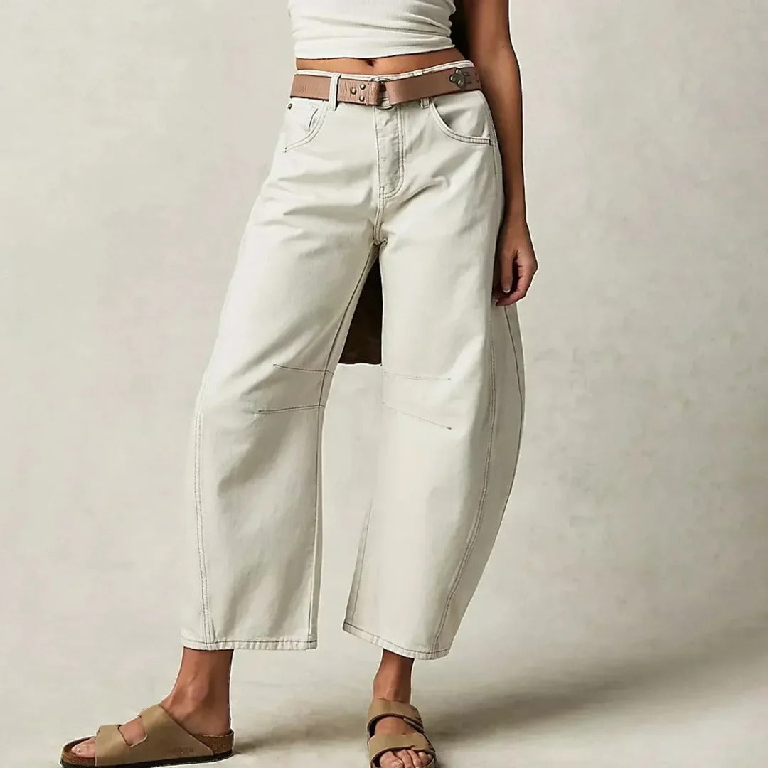 Women's trendy wide-leg ankle jeans with a relaxed fit, perfect for summer days and versatile styling options.